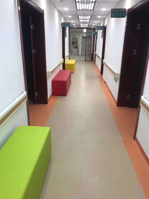 廠(chǎng)家詳解養(yǎng)老醫(yī)療塑膠地板之通體pvc塑膠地板